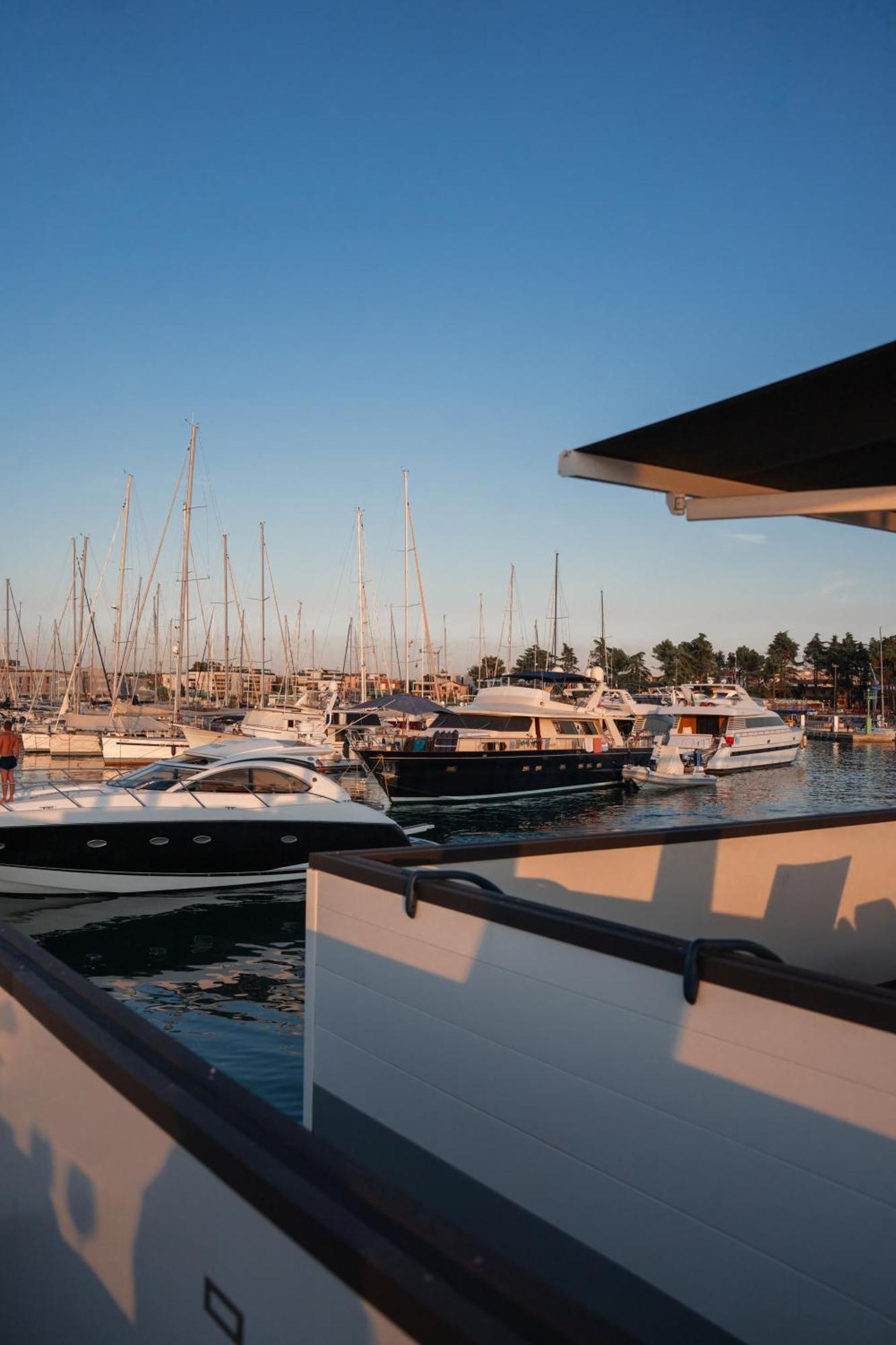 The Sea Lodges Portoroz - Bootshaus Floating Sea House Ngoại thất bức ảnh